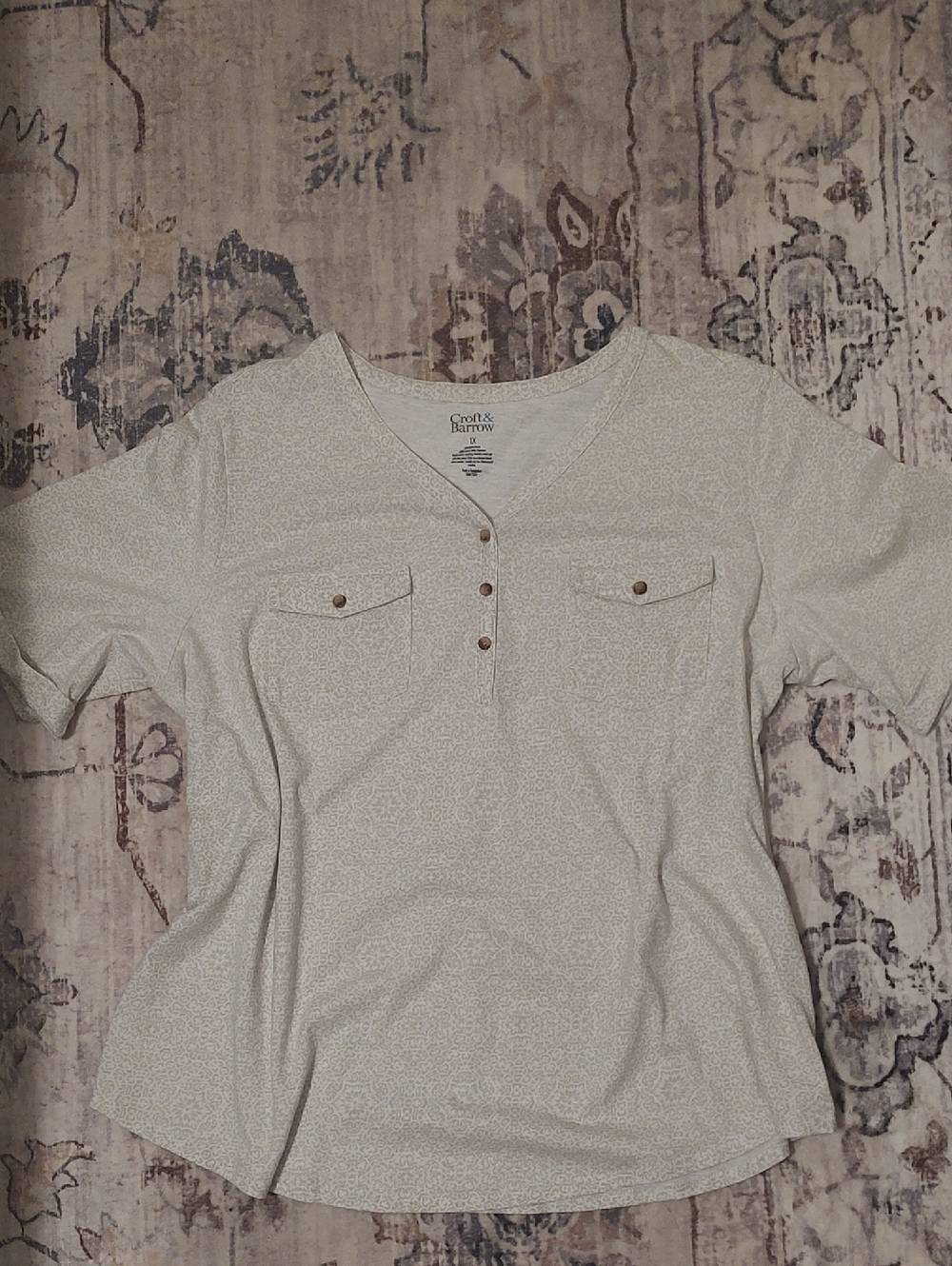Croft & Barrow Cream & Mint Short Sleeve V-Neck Henley Top